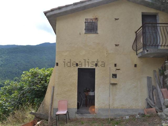 Rustico in vendita a Baiardo, Liguria