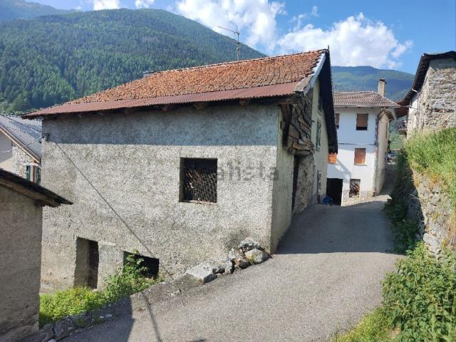Rustico in vendita a Comunità montana della valle Camonica, Temù