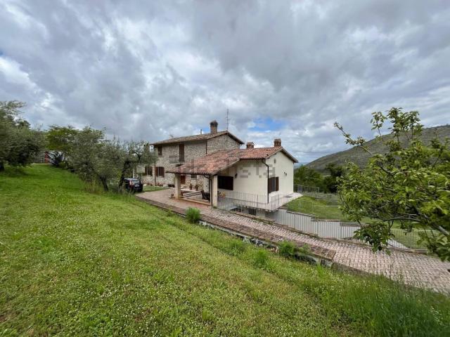 Rustico in vendita a Spoleto, Umbria