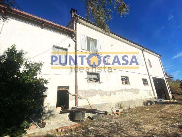 Rustico in vendita a Teramo, Abruzzo
