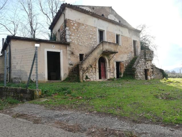 Rustico in vendita a Cassino, Lazio
