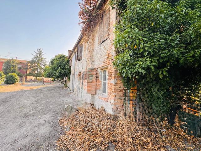 Rustico in vendita a Castagnaro, Veneto