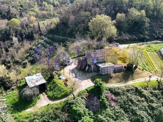 Rustico in vendita a Saiano, Cesena