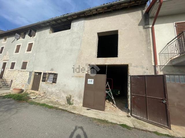 Rustico in vendita a Negrar, Veneto