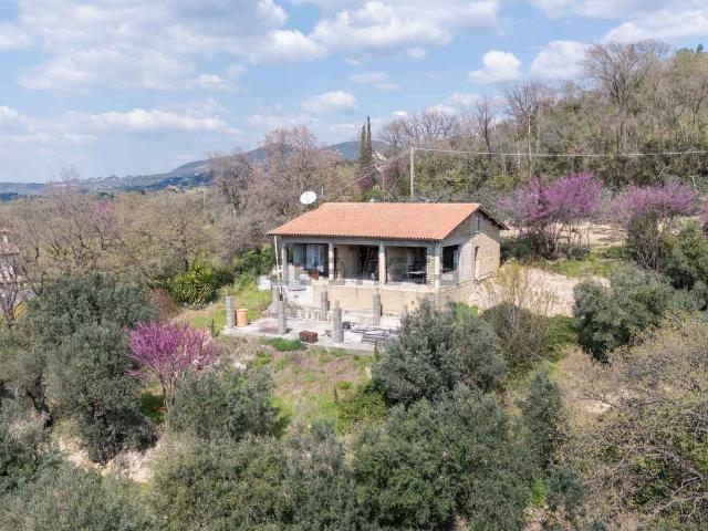 Rustico in vendita a Castelnuovo Di Farfa, Lazio