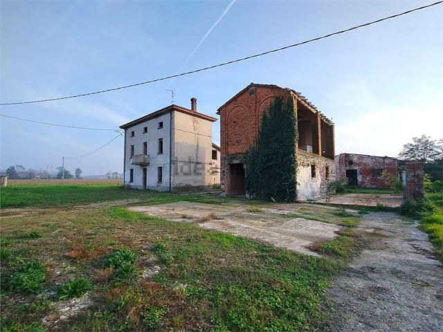 Rustico in vendita a Podenzano, Reggio Emilia