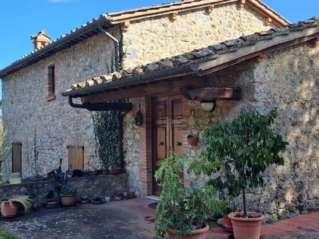 Rustico in vendita a Poggiolo, Monteriggioni