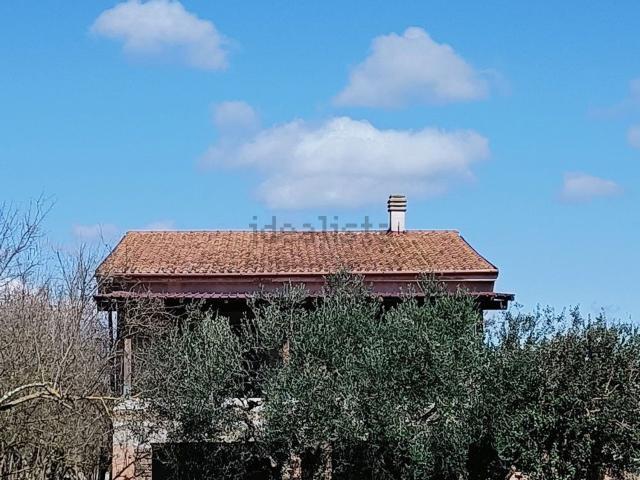 Rustico in vendita a Fabrica Di Roma, Lazio