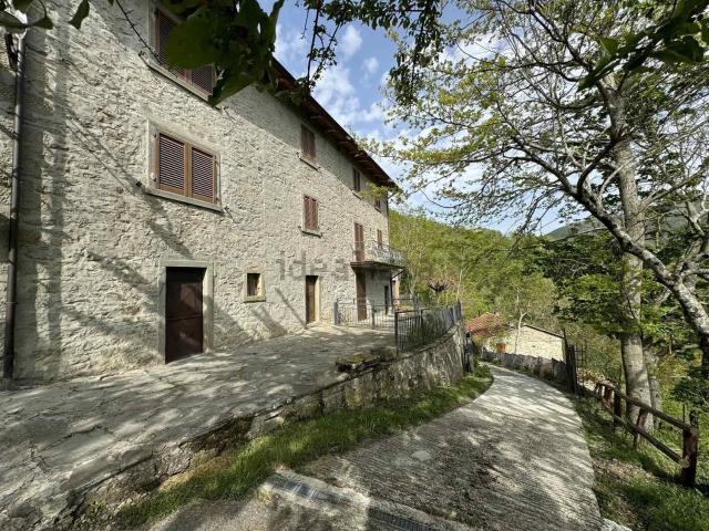 Rustico in vendita a Serravalle, Bibbiena