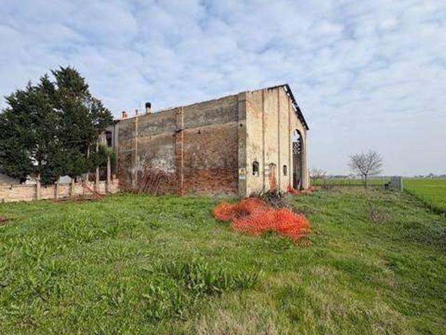 Rustico in vendita a Ferrara, Reggio Emilia