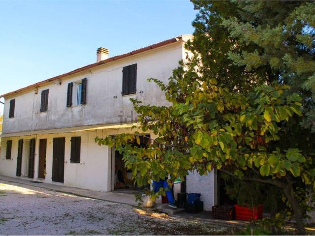 Rustico in vendita a Rione Porto, Senigallia
