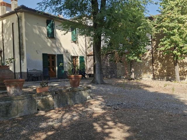 Rustico in vendita a Arezzo