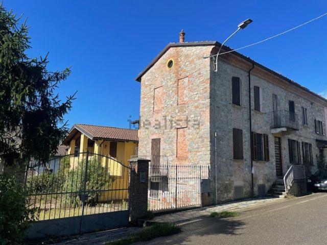 Rustico in vendita a Zavattarello, Lombardia