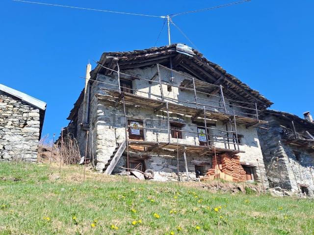 Rustico in vendita a Challand-Saint-Victor Capoluogo - Ville, Challand Saint Victor