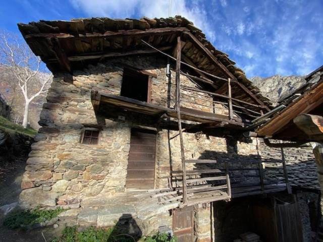 Rustico in vendita a Perloz, Aosta