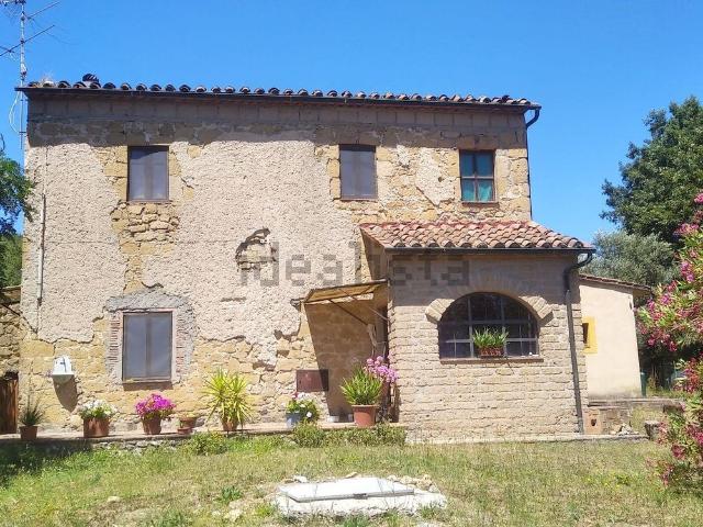 Rustico in vendita a Unione di Comuni Montani Colline del Fiora, Sorano