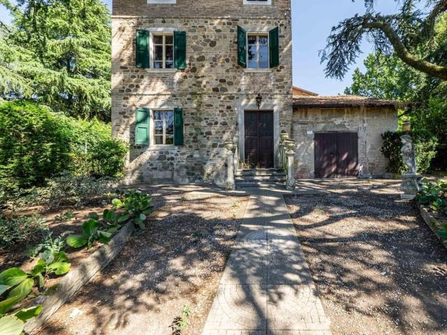 Rustico in vendita a Val d’Enza, Re
