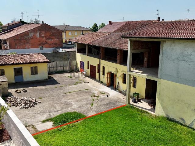 Rustico in vendita a Roccafranca, Lombardia