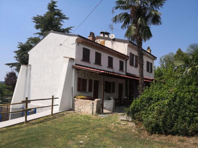 Rustico in vendita a Casteggio, Lombardia
