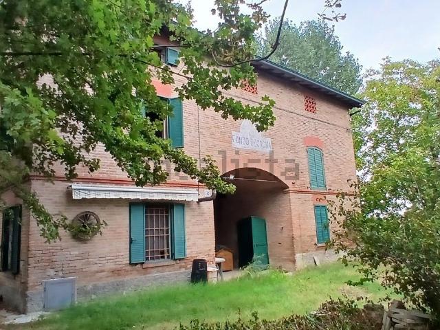 Rustico in vendita a Portile, Modena