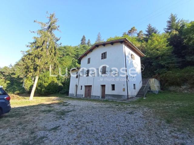 Rustico in vendita a Camaiore, Toscana