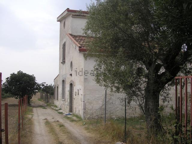 Rustico in vendita a Mondragone, Campania