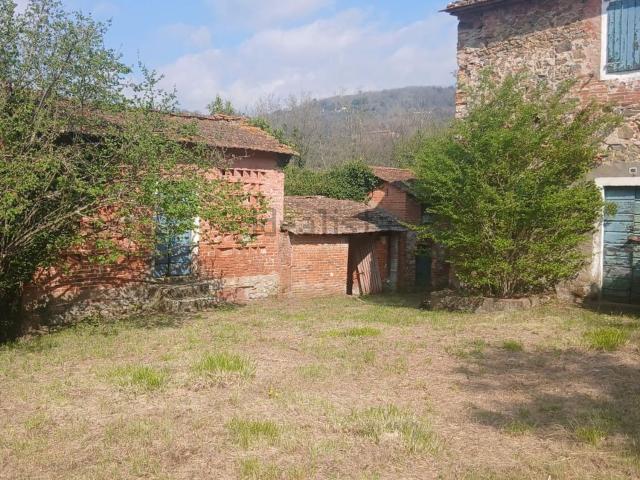 Rustico in vendita a Montecatini Terme, Toscana