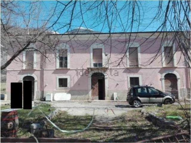 Rustico in vendita a Sulmona, L'Aquila
