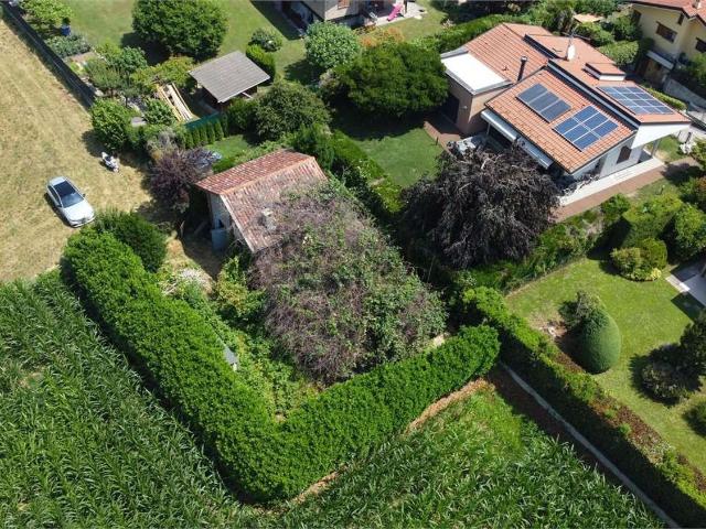Rustico in vendita a Fenegrò, Lombardia