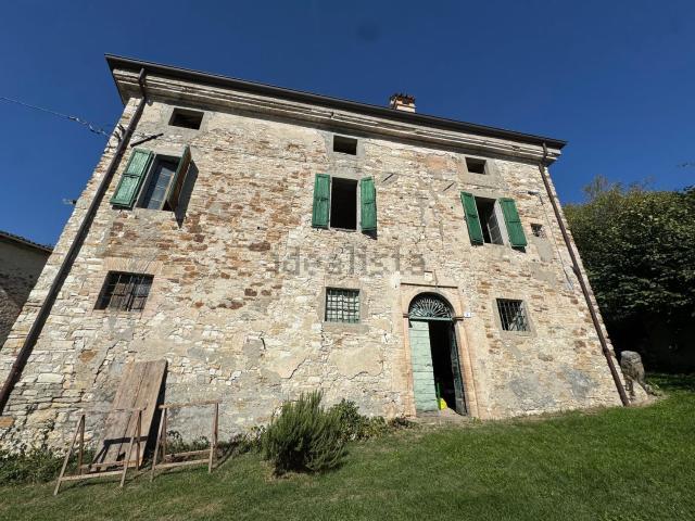 Rustico in vendita a Calestano, Reggio Emilia