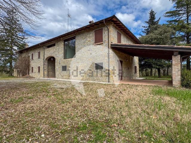 Rustico in vendita a Colline Matildiche, Re