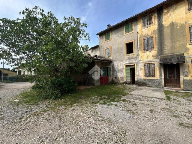 Rustico in vendita a Bussolengo, Veneto