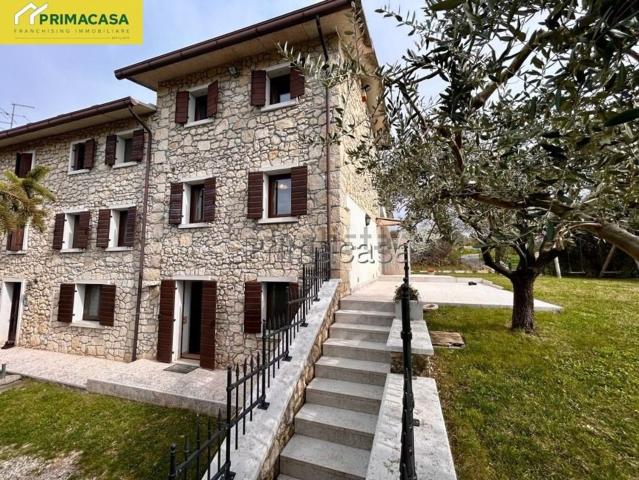 Rustico in vendita a Negrar, Veneto