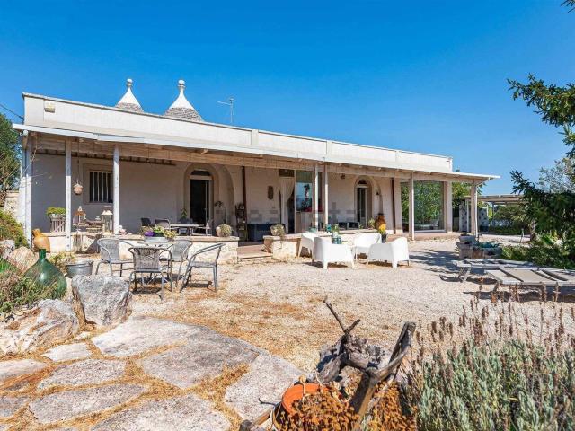 Rustico in vendita a Cisternino, Brindisi