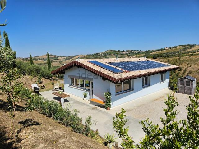 Rustico in vendita a Valle Apparignano, Acquaviva Picena