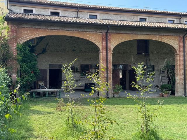 Rustico in vendita a Lemignano, Collecchio