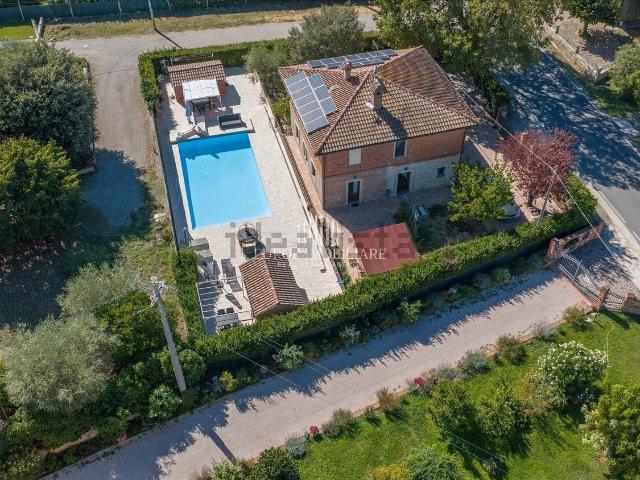 Rustico in vendita a Castiglione del Lago