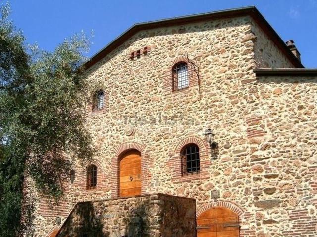 Rustico in vendita a Camaiore, Toscana