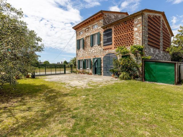 Rustico in vendita a Lammari, Capannori