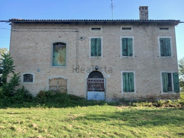 Rustico in vendita a Cento, Ferrara