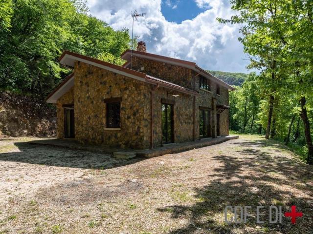 Rustico in vendita a Borgo San Pietro, Petrella Salto