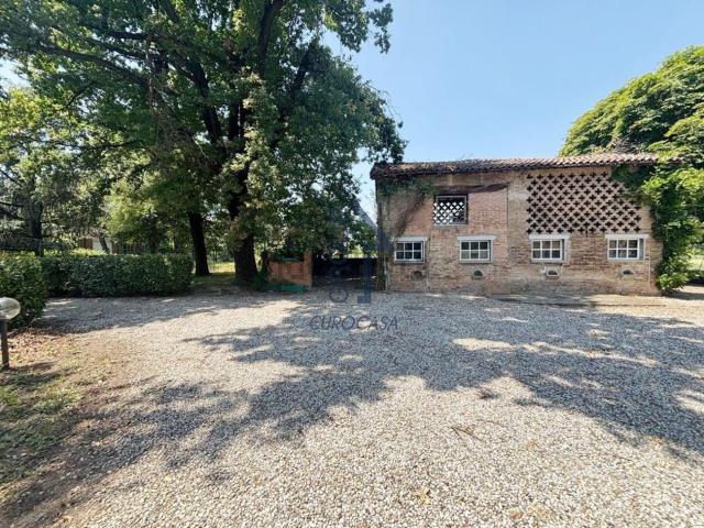 Rustico in vendita a Unione dei comuni del Distretto Ceramico, Formigine
