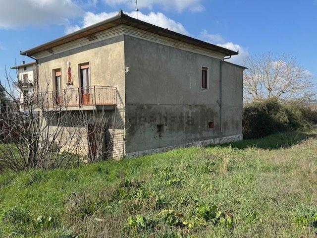 Rustico in vendita a Foiano Della Chiana, Toscana