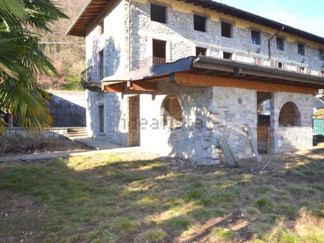Rustico in vendita a Capriolo, Lombardia