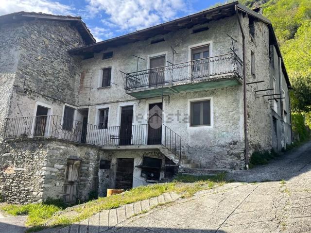 Rustico in vendita a Dubino, Lombardia