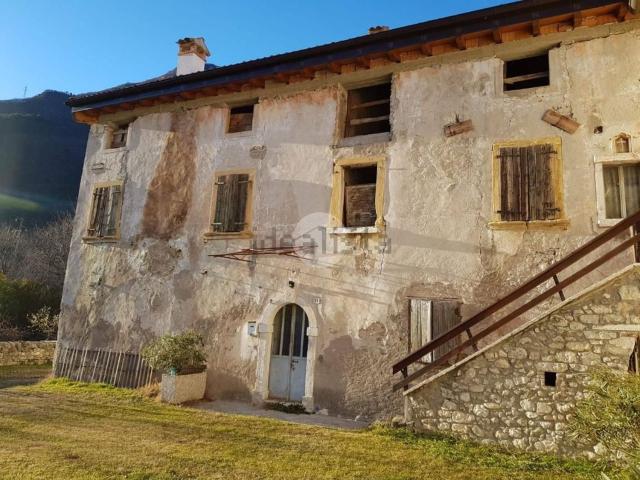 Rustico in vendita a Avio, Veneto