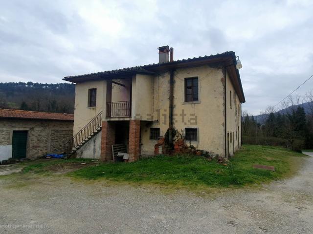 Rustico in vendita a Subbiano, Toscana