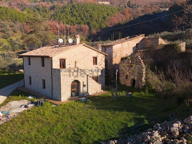 Rustico in vendita a Spello, Umbria