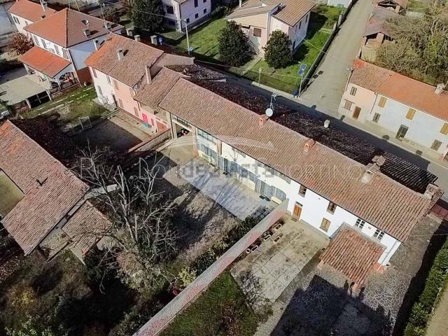Rustico in vendita a Suardi, Lombardia