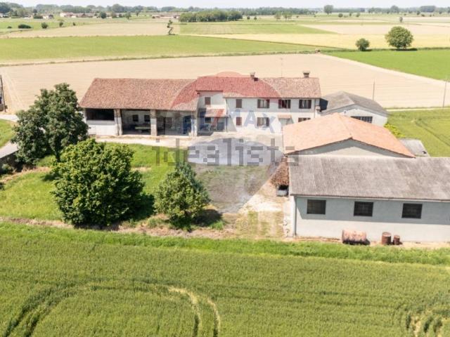 Rustico in vendita a Torricella Del Pizzo, Lombardia
